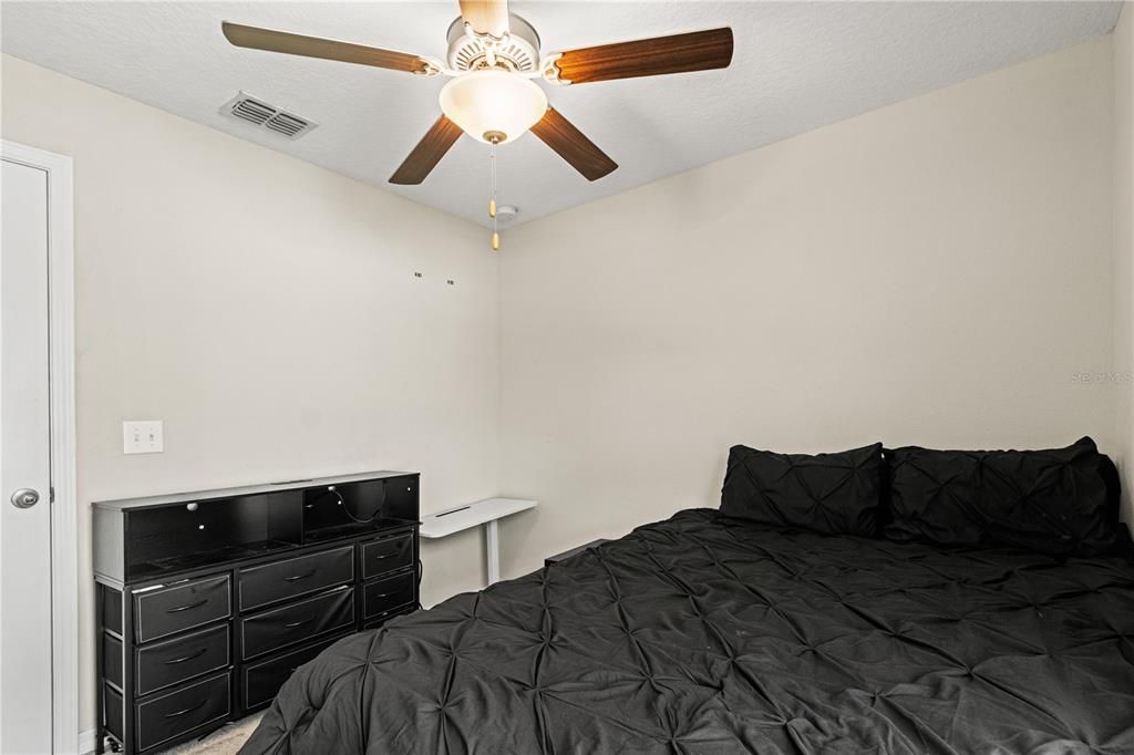 For Sale: $317,999 (4 beds, 2 baths, 1936 Square Feet)