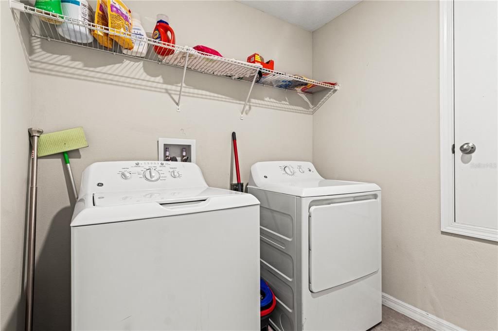 For Sale: $317,999 (4 beds, 2 baths, 1936 Square Feet)