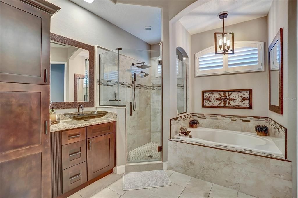 En Venta: $764,995 (4 camas, 4 baños, 2841 Pies cuadrados)