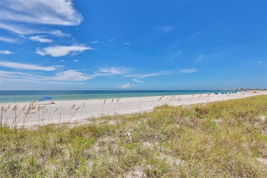 For Rent: $1,975 (1 beds, 1 baths, 750 Square Feet)