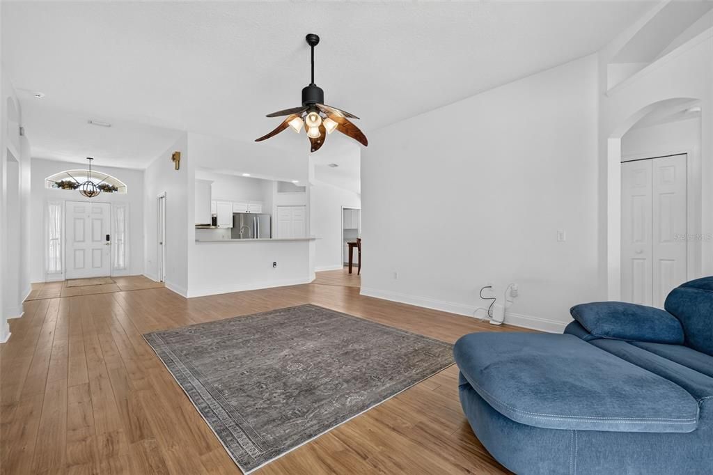 For Sale: $449,900 (3 beds, 2 baths, 1896 Square Feet)