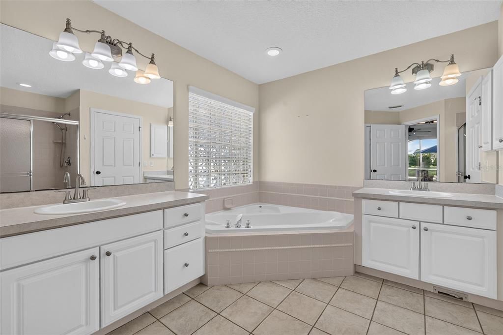 For Sale: $449,900 (3 beds, 2 baths, 1896 Square Feet)