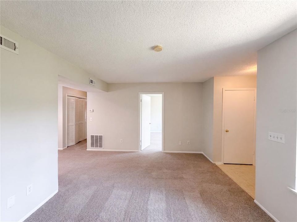 For Sale: $120,000 (2 beds, 2 baths, 833 Square Feet)