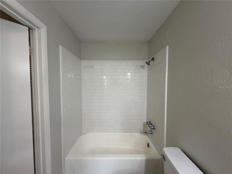 For Sale: $120,000 (2 beds, 2 baths, 833 Square Feet)