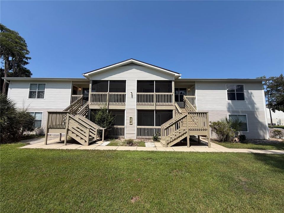 For Sale: $120,000 (2 beds, 2 baths, 833 Square Feet)
