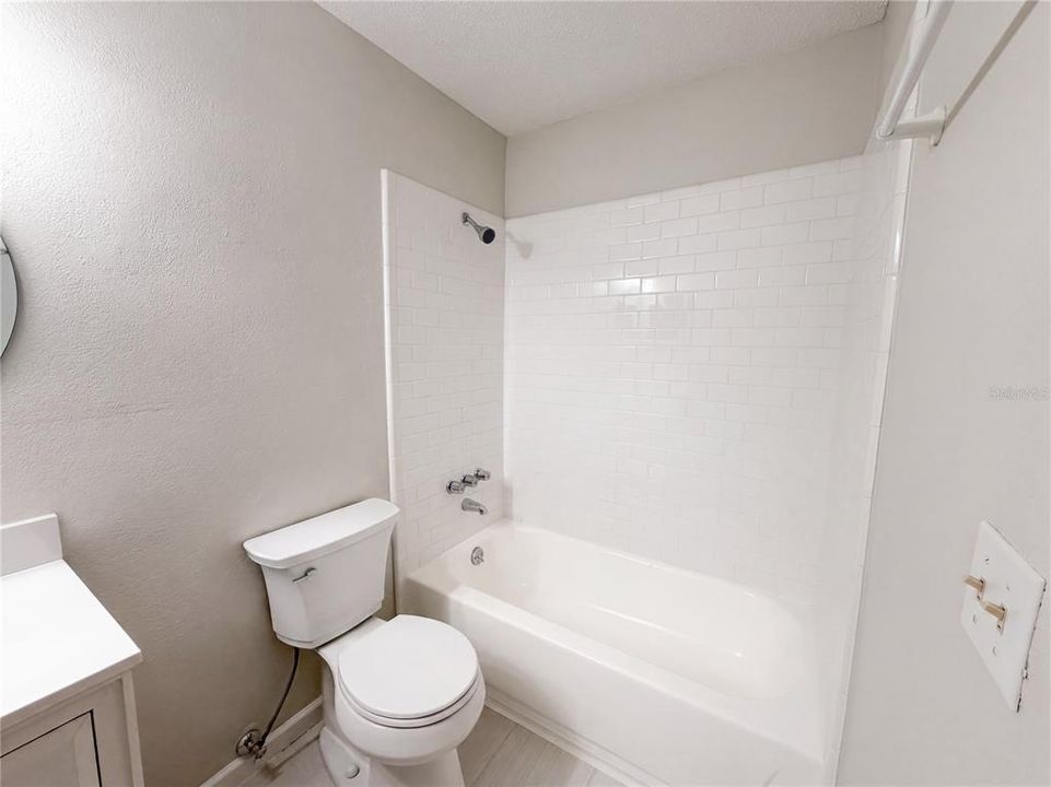 For Sale: $120,000 (2 beds, 2 baths, 833 Square Feet)