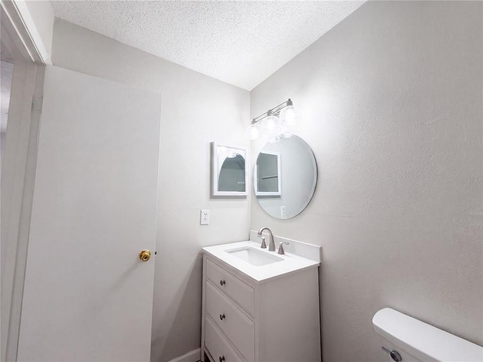 For Sale: $120,000 (2 beds, 2 baths, 833 Square Feet)