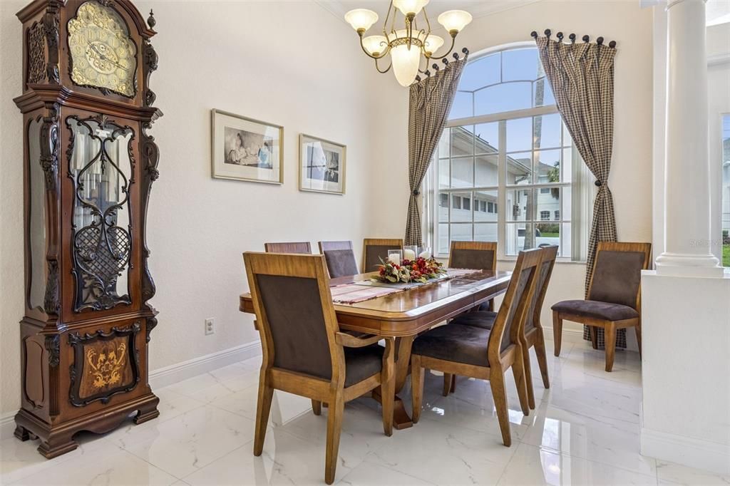 En Venta: $629,000 (4 camas, 3 baños, 2788 Pies cuadrados)