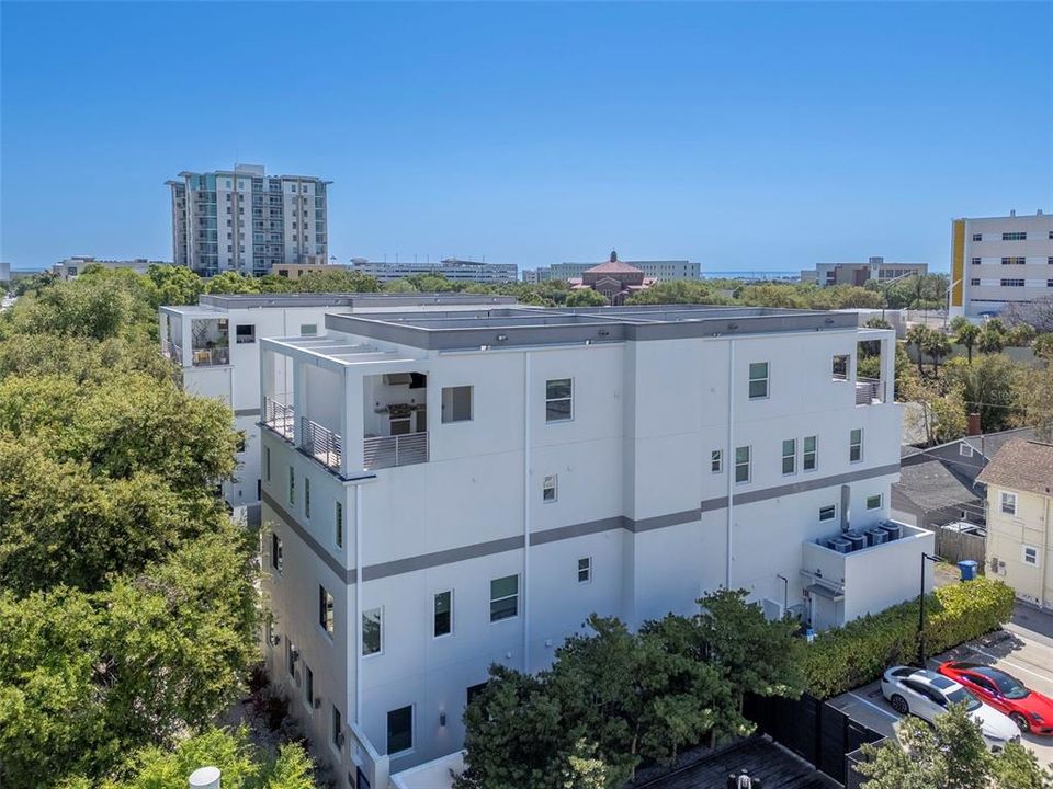 For Rent: $7,000 (3 beds, 3 baths, 2700 Square Feet)
