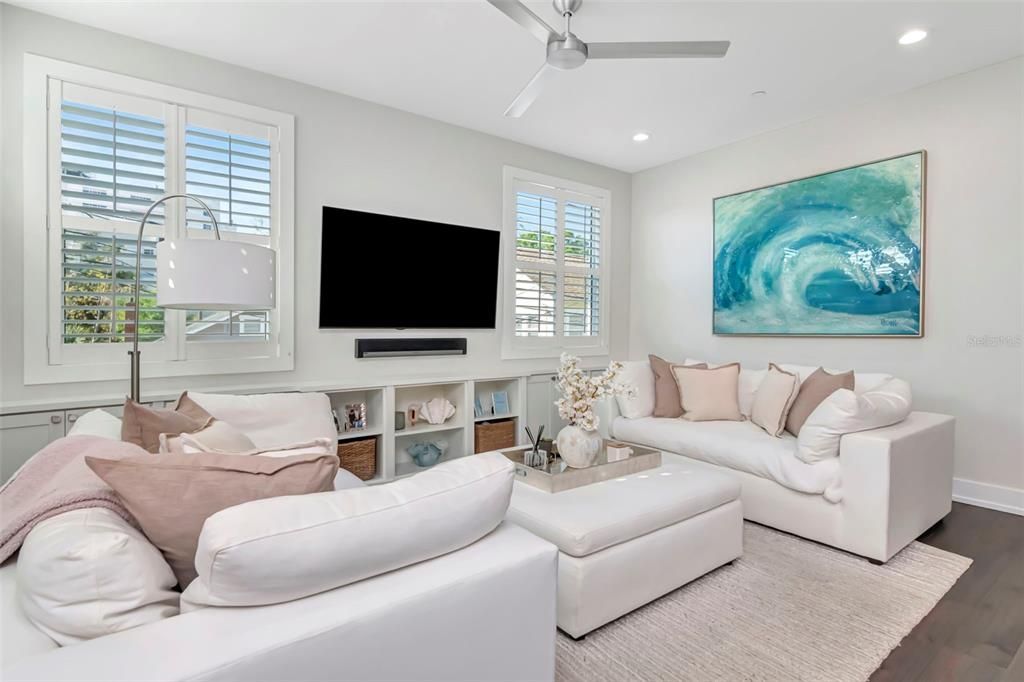 For Rent: $7,000 (3 beds, 3 baths, 2700 Square Feet)