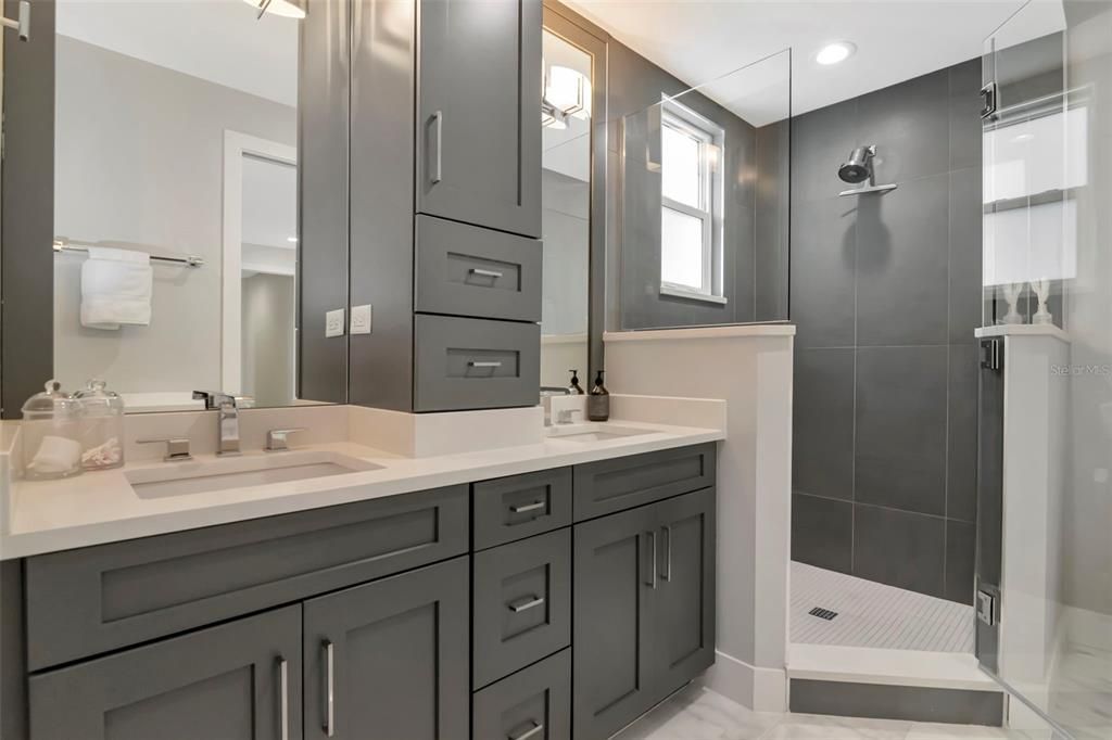 For Rent: $7,000 (3 beds, 3 baths, 2700 Square Feet)