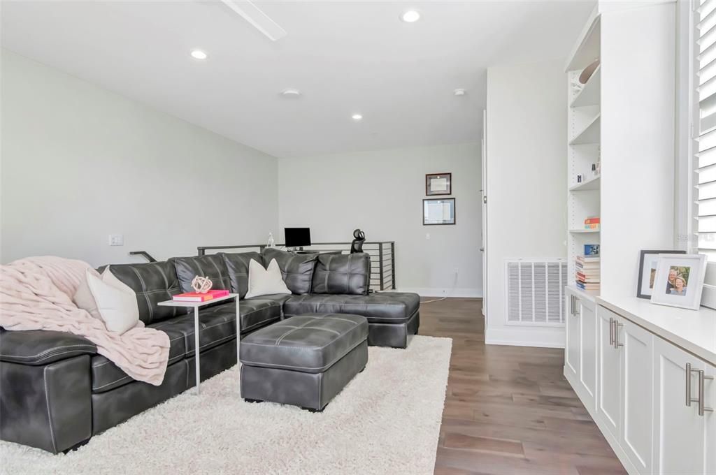 For Rent: $7,000 (3 beds, 3 baths, 2700 Square Feet)