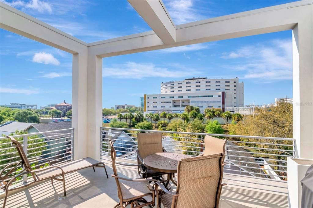 For Rent: $7,000 (3 beds, 3 baths, 2700 Square Feet)
