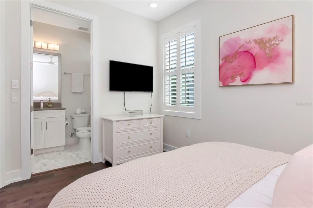 For Rent: $7,000 (3 beds, 3 baths, 2700 Square Feet)