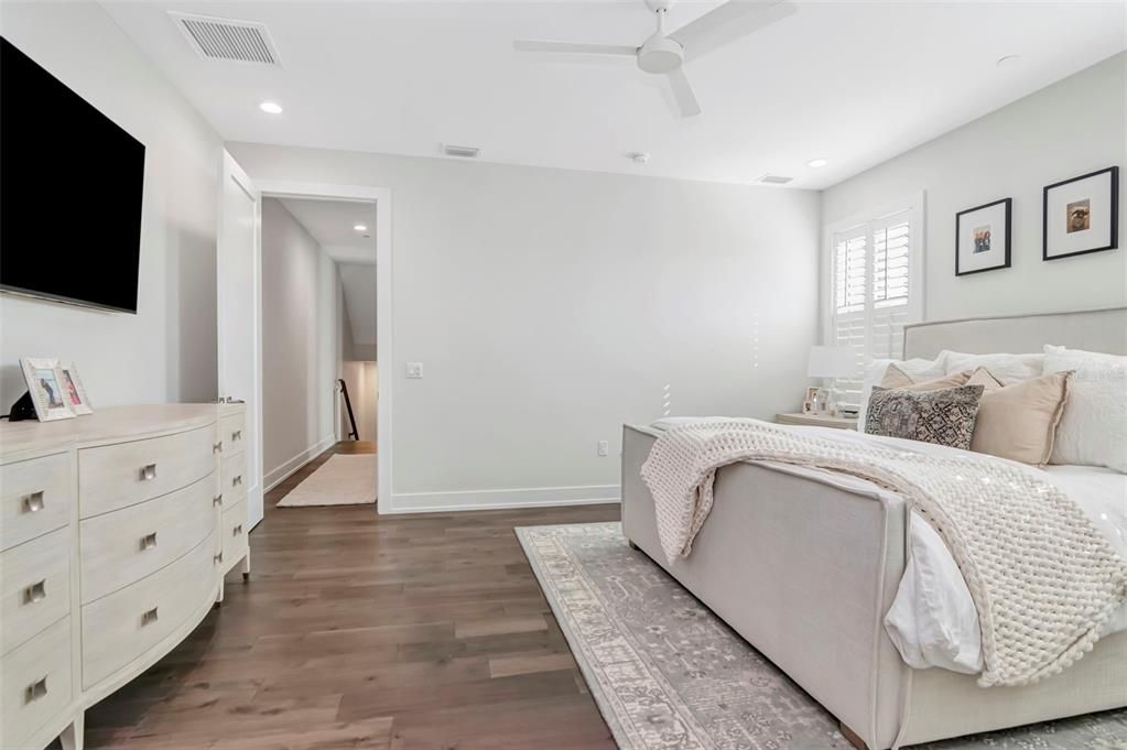 For Rent: $7,000 (3 beds, 3 baths, 2700 Square Feet)
