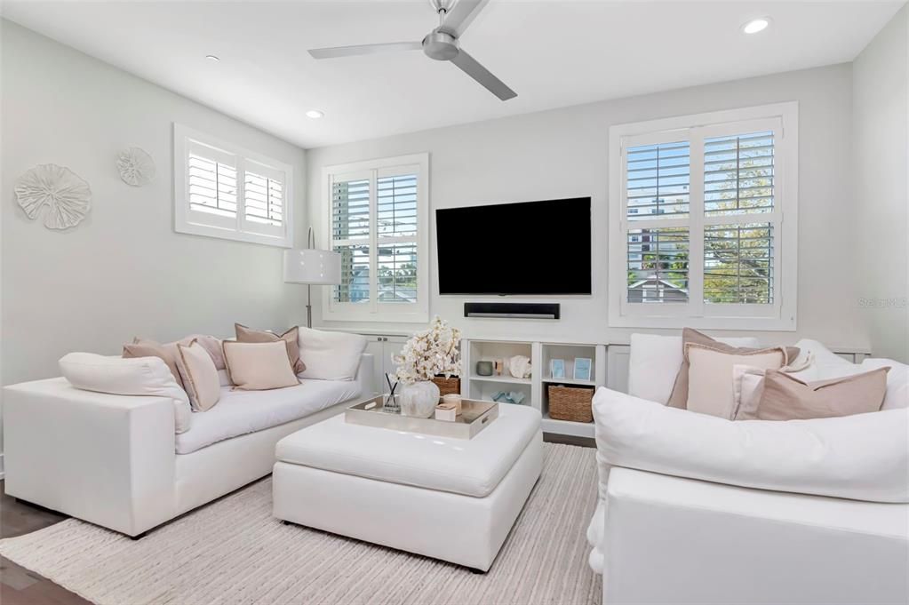 For Rent: $7,000 (3 beds, 3 baths, 2700 Square Feet)
