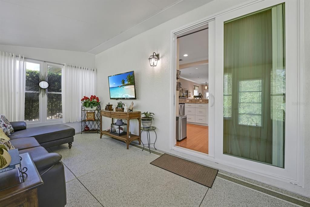 For Sale: $379,900 (2 beds, 2 baths, 1442 Square Feet)