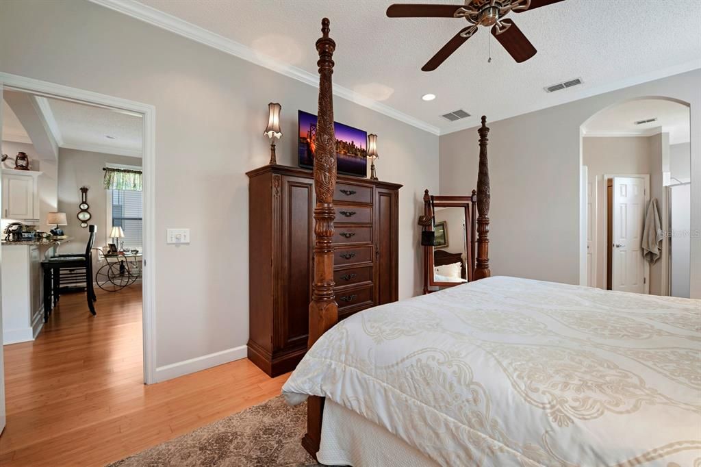 For Sale: $379,900 (2 beds, 2 baths, 1442 Square Feet)