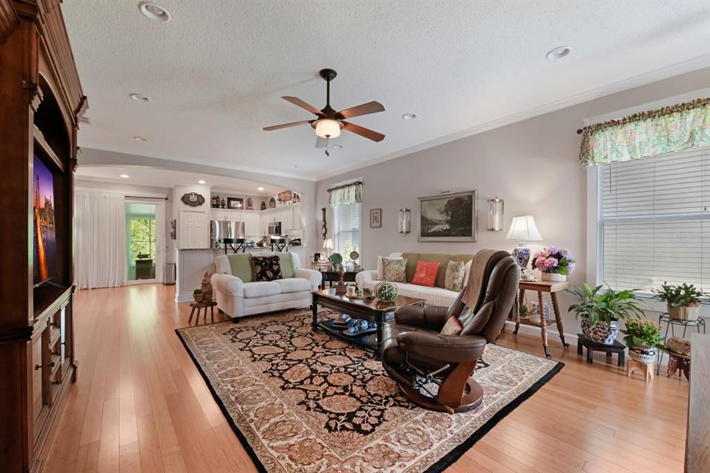 For Sale: $379,900 (2 beds, 2 baths, 1442 Square Feet)