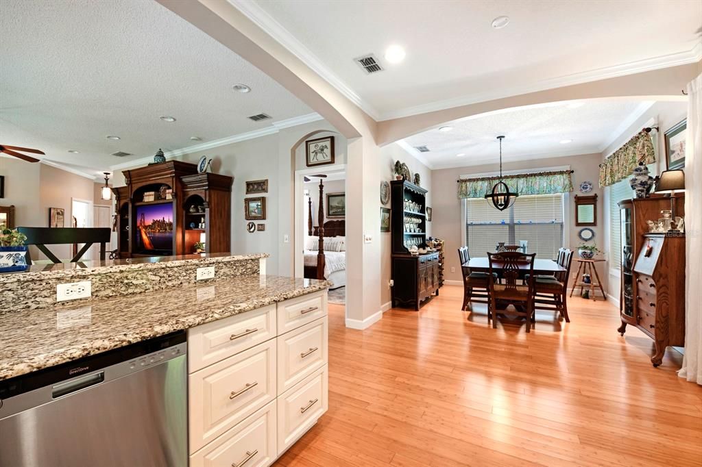 For Sale: $379,900 (2 beds, 2 baths, 1442 Square Feet)