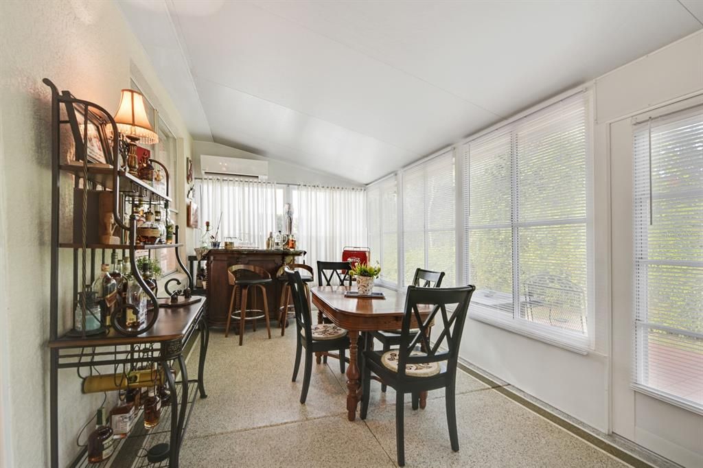 For Sale: $379,900 (2 beds, 2 baths, 1442 Square Feet)