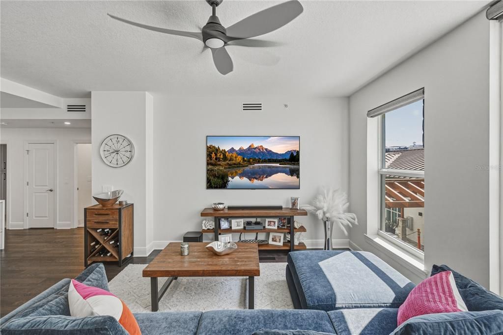 For Rent: $4,500 (2 beds, 2 baths, 1387 Square Feet)