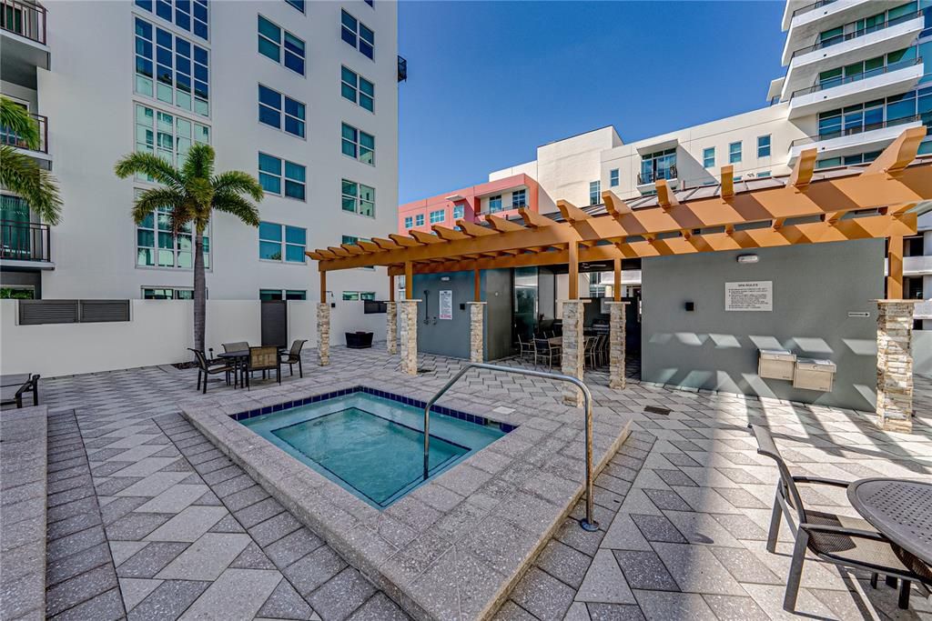 For Rent: $4,500 (2 beds, 2 baths, 1387 Square Feet)