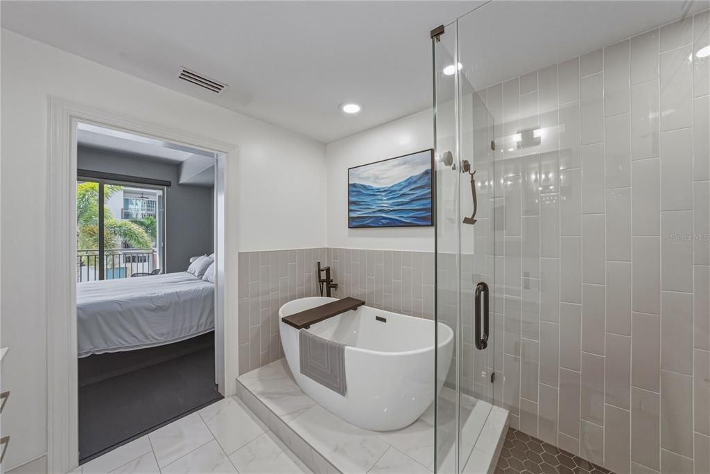 For Rent: $4,500 (2 beds, 2 baths, 1387 Square Feet)