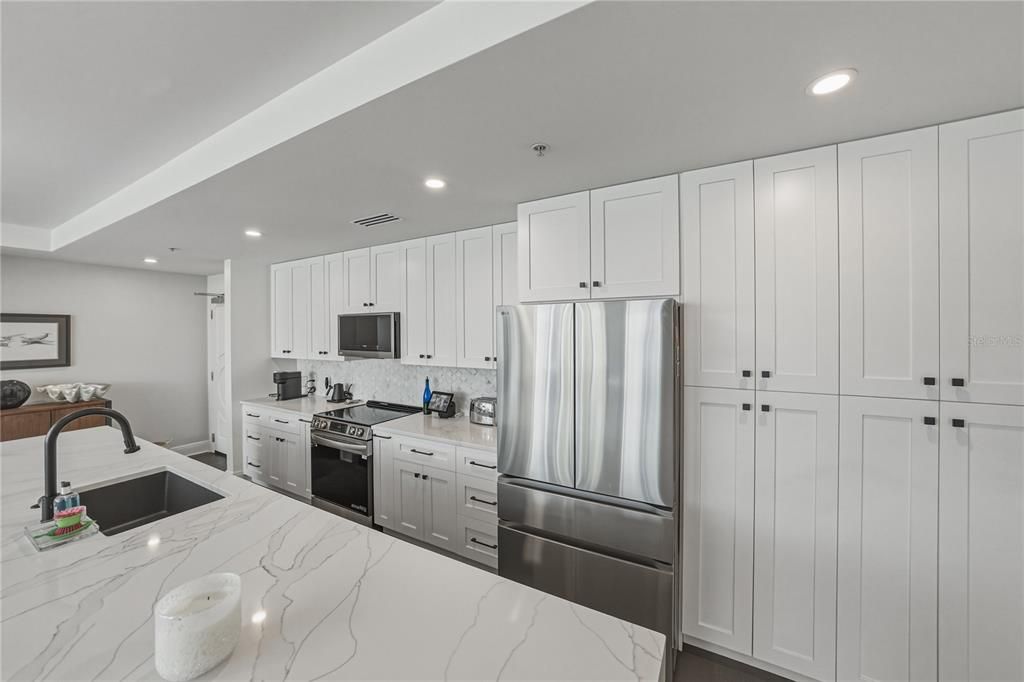 For Rent: $4,500 (2 beds, 2 baths, 1387 Square Feet)