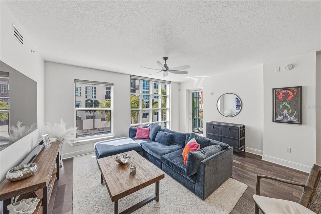 For Rent: $4,500 (2 beds, 2 baths, 1387 Square Feet)