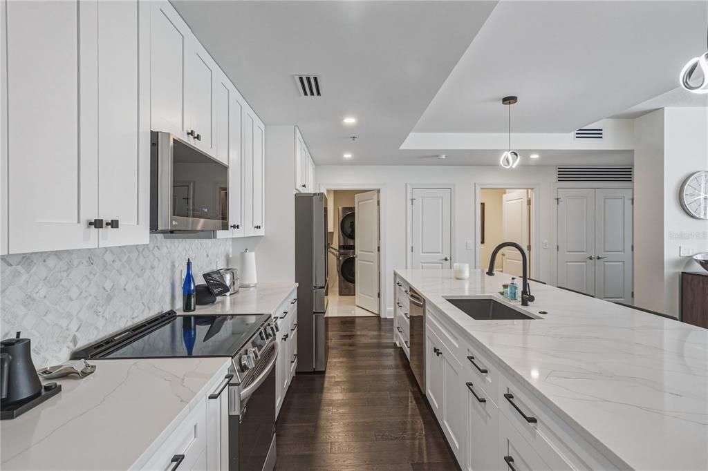 For Rent: $4,500 (2 beds, 2 baths, 1387 Square Feet)