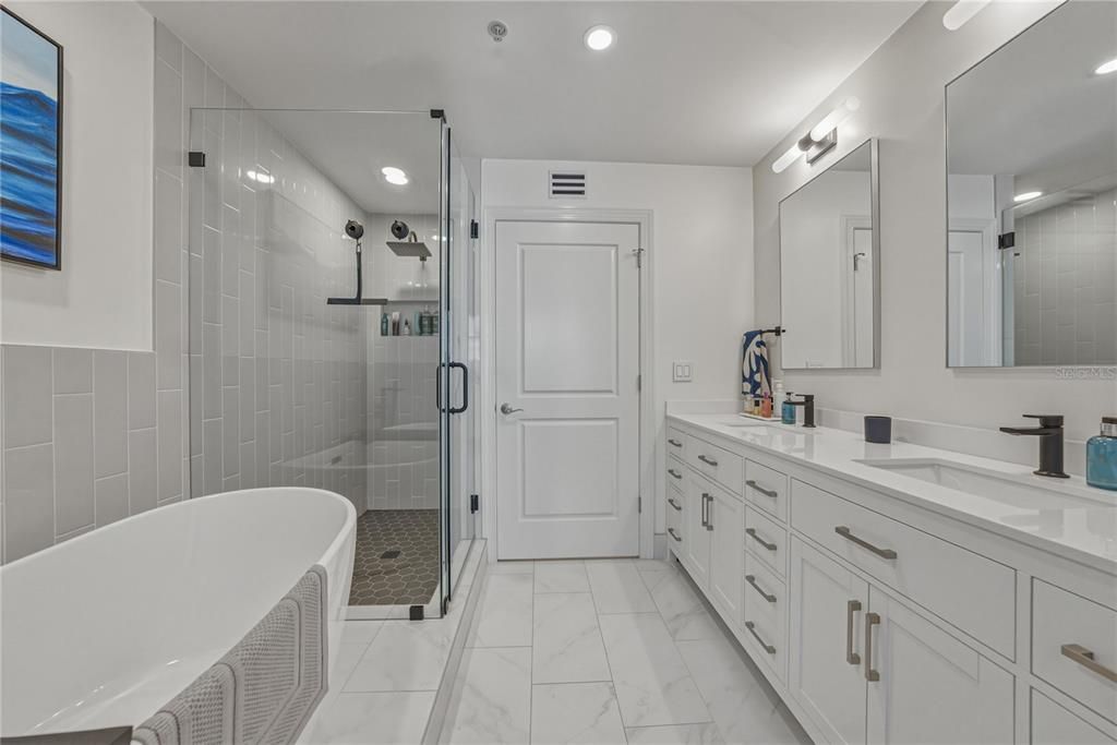 For Rent: $4,500 (2 beds, 2 baths, 1387 Square Feet)
