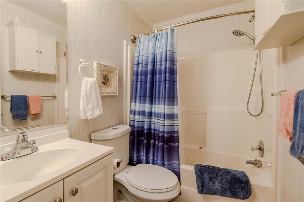 Active With Contract: $199,000 (3 beds, 2 baths, 1296 Square Feet)