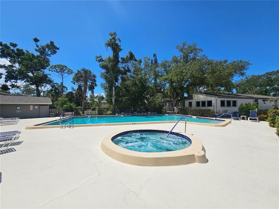 For Sale: $329,000 (2 beds, 2 baths, 1112 Square Feet)