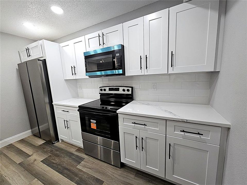 For Sale: $329,000 (2 beds, 2 baths, 1112 Square Feet)