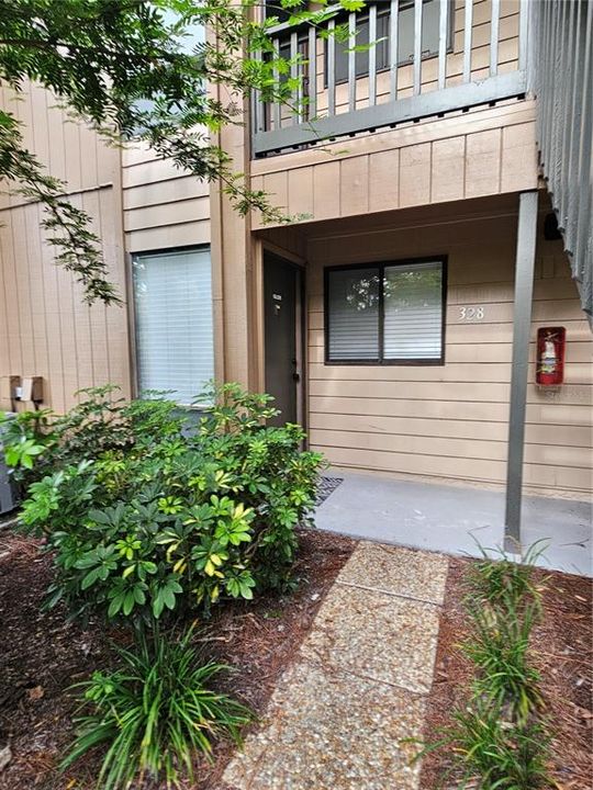 For Sale: $329,000 (2 beds, 2 baths, 1112 Square Feet)