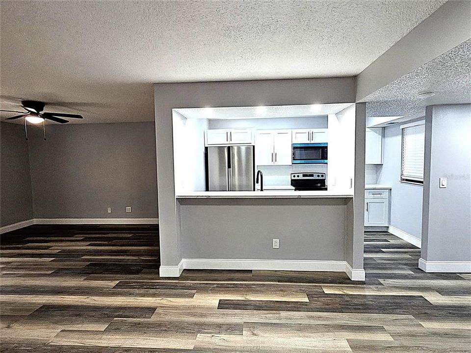 For Sale: $329,000 (2 beds, 2 baths, 1112 Square Feet)