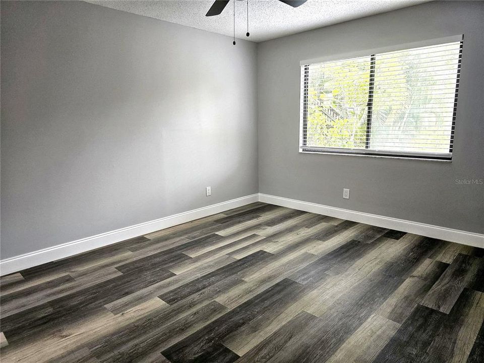 For Sale: $329,000 (2 beds, 2 baths, 1112 Square Feet)