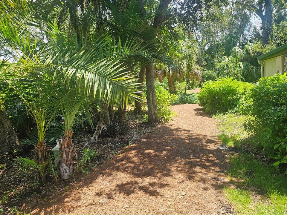 For Sale: $329,000 (2 beds, 2 baths, 1112 Square Feet)