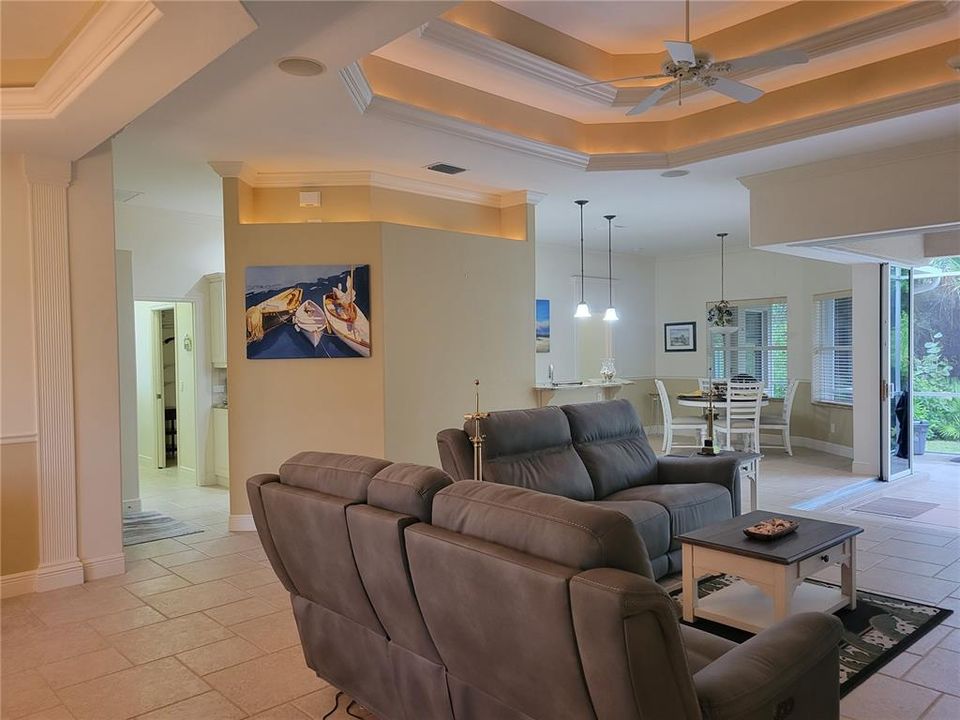 En Venta: $399,000 (3 camas, 2 baños, 1846 Pies cuadrados)