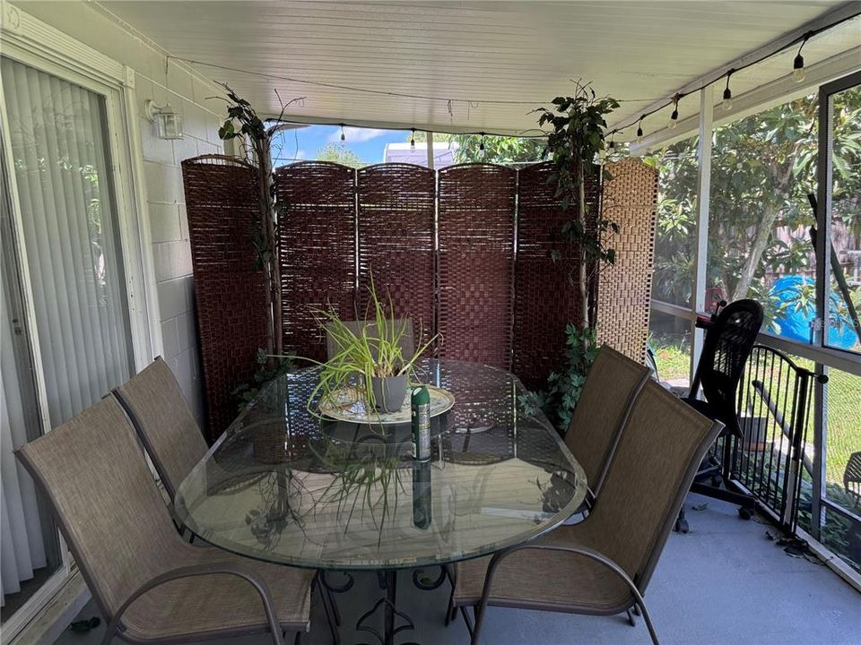For Sale: $340,000 (4 beds, 2 baths, 1390 Square Feet)