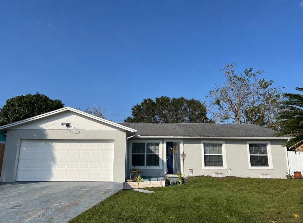 For Sale: $340,000 (4 beds, 2 baths, 1390 Square Feet)