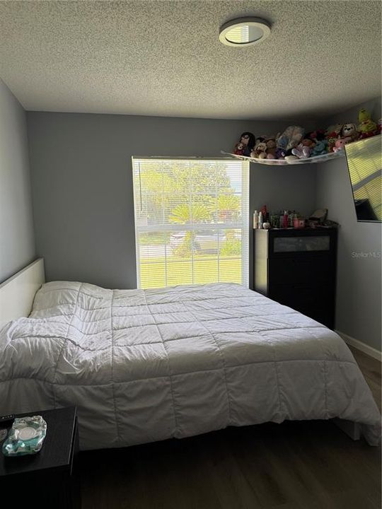 For Sale: $340,000 (4 beds, 2 baths, 1390 Square Feet)