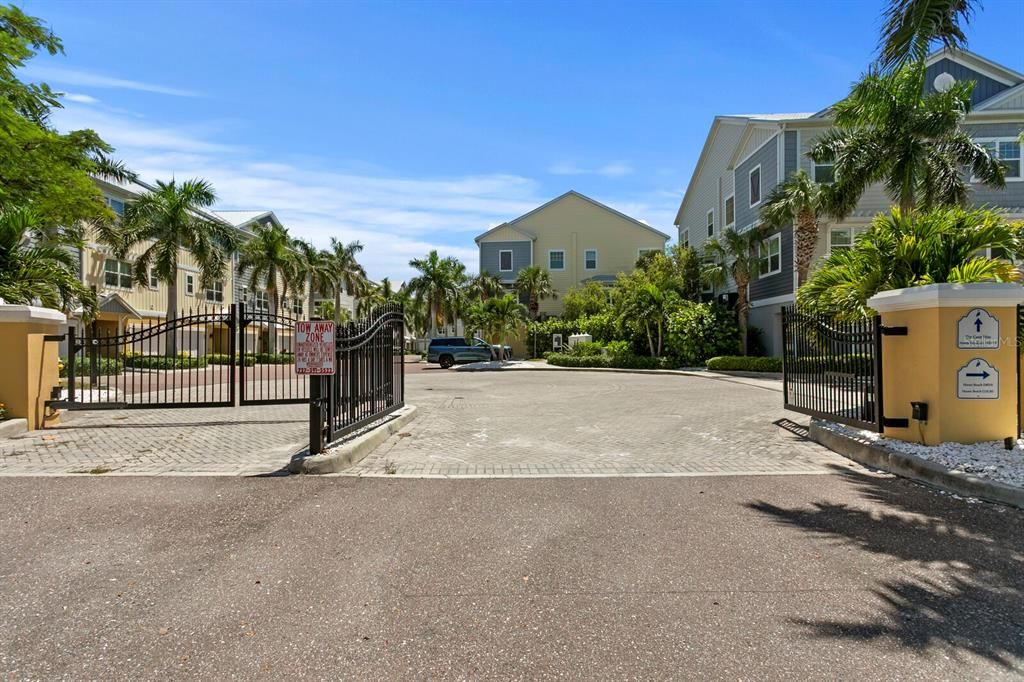 En Venta: $837,500 (3 camas, 3 baños, 1935 Pies cuadrados)
