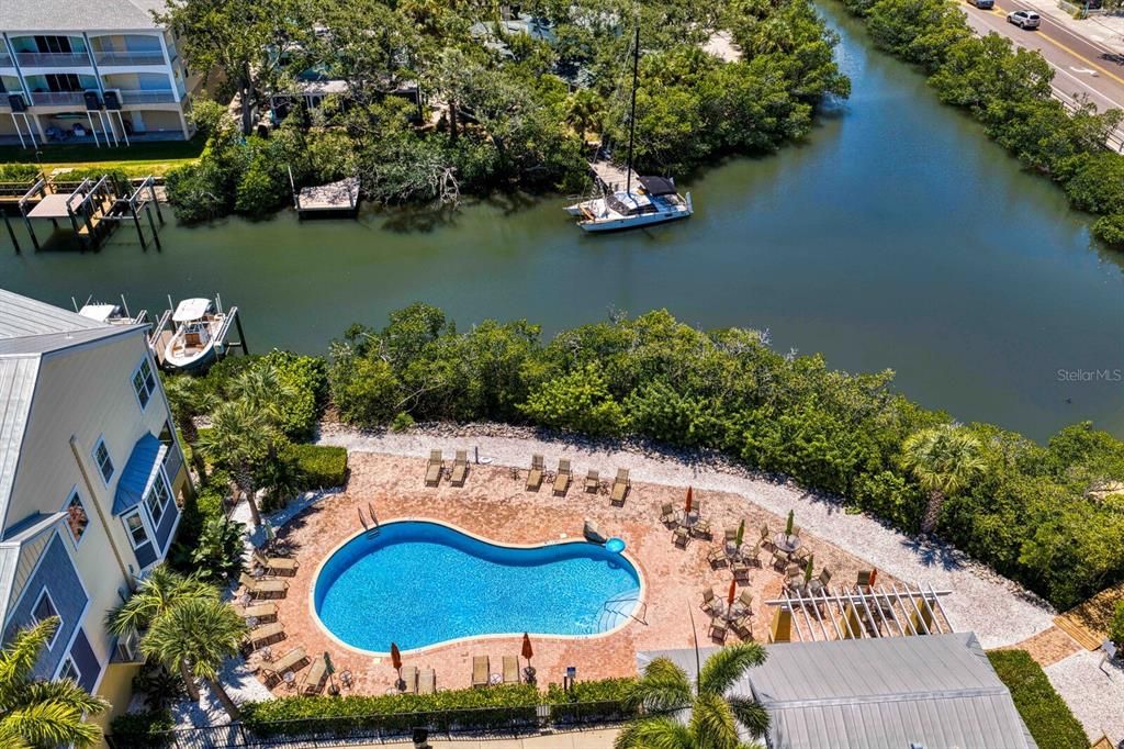 En Venta: $837,500 (3 camas, 3 baños, 1935 Pies cuadrados)