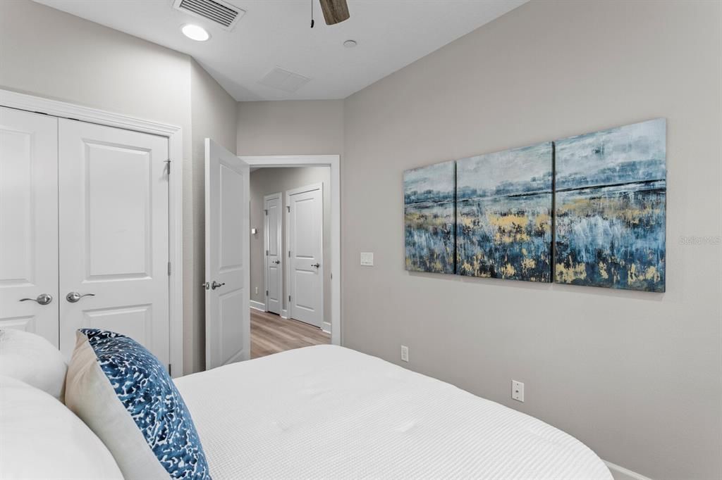 En Venta: $837,500 (3 camas, 3 baños, 1935 Pies cuadrados)