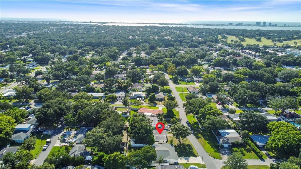 For Rent: $1,950 (2 beds, 1 baths, 825 Square Feet)