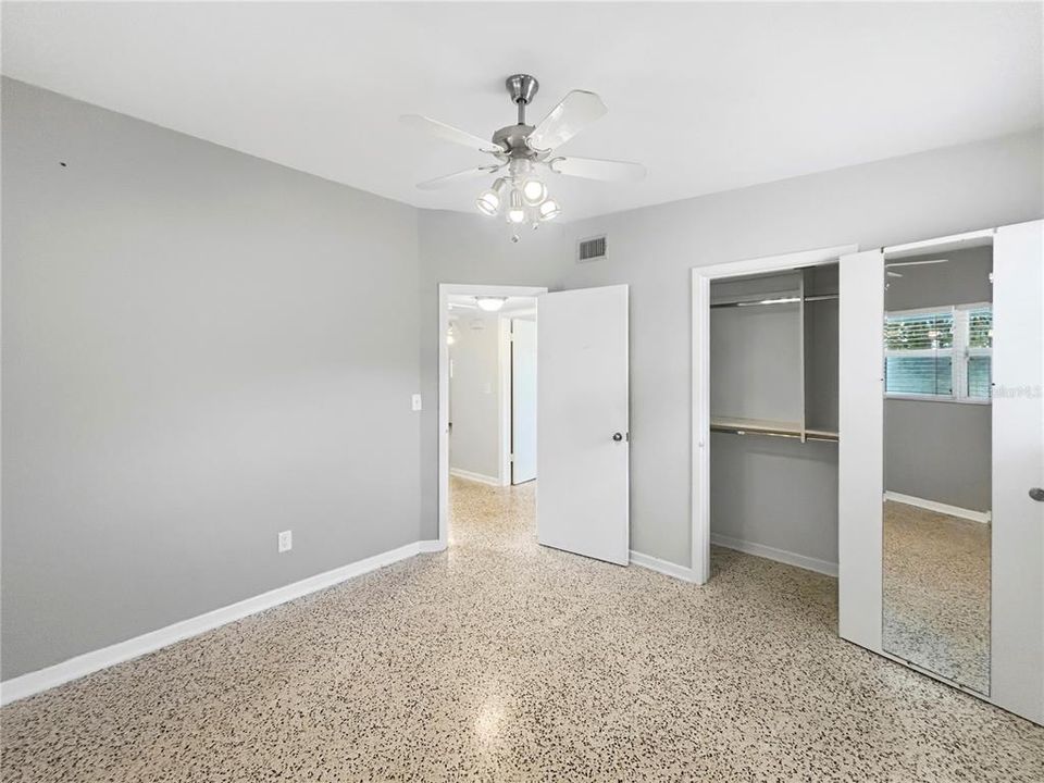 For Rent: $1,950 (2 beds, 1 baths, 825 Square Feet)