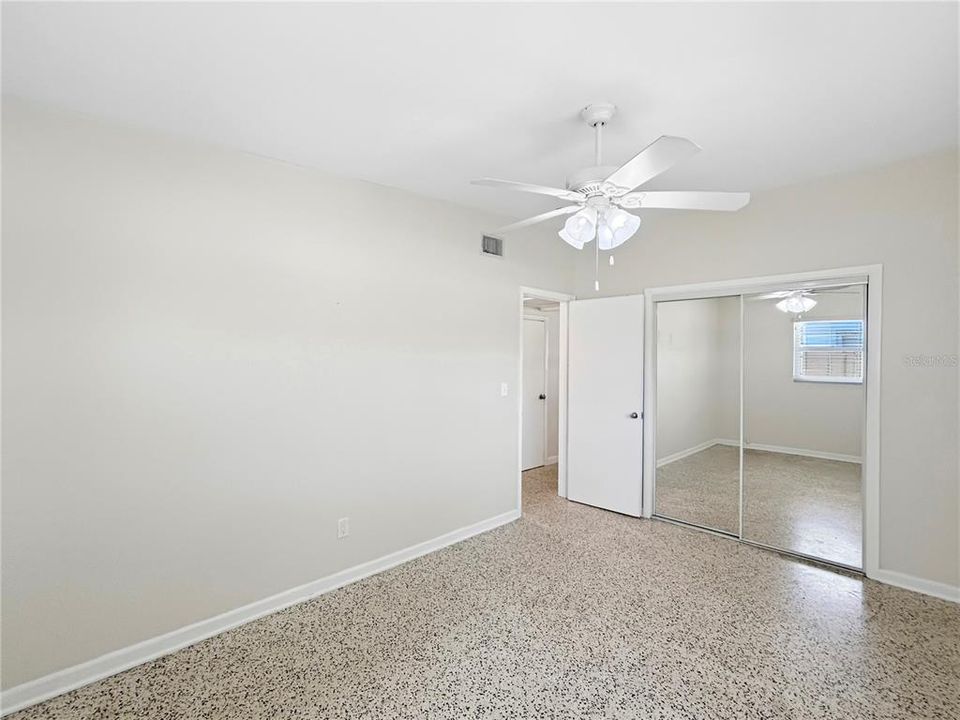 For Rent: $1,950 (2 beds, 1 baths, 825 Square Feet)