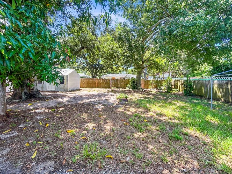 For Rent: $1,950 (2 beds, 1 baths, 825 Square Feet)